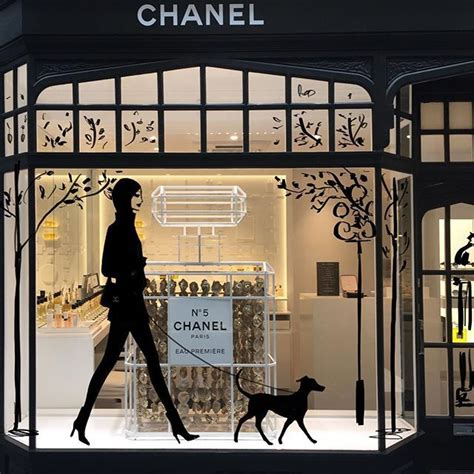 chanel window shop|Altro.